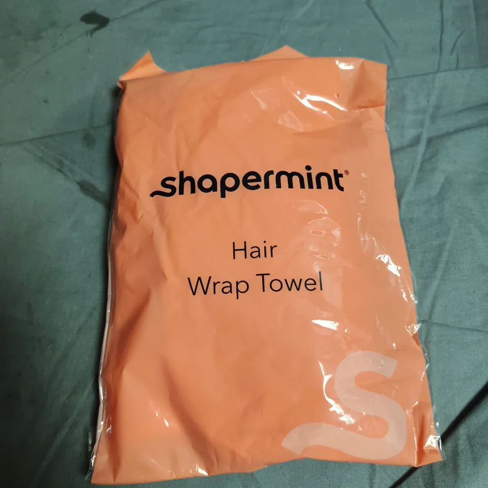 APPROXIMATELY 15 ASSORTED HEALTH & BEAUTY PRODUCTS INCLUDING LILETS TAMPONS AND SHAPERMINT AIR WRAP TOWEL