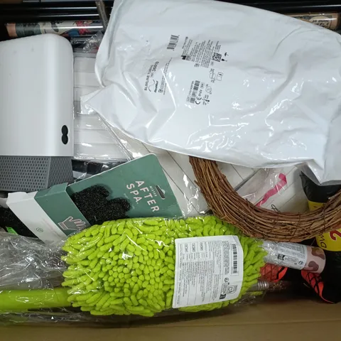 APPROXIMATELY 20 ASSORTED HOUSEHOLD PRODUCTS TO INCLUDE RESMED SLIMLINE TUBING, HEAVY DUTY REFUSE SACKS, ROUTERS, ETC - COLLECTION ONLY