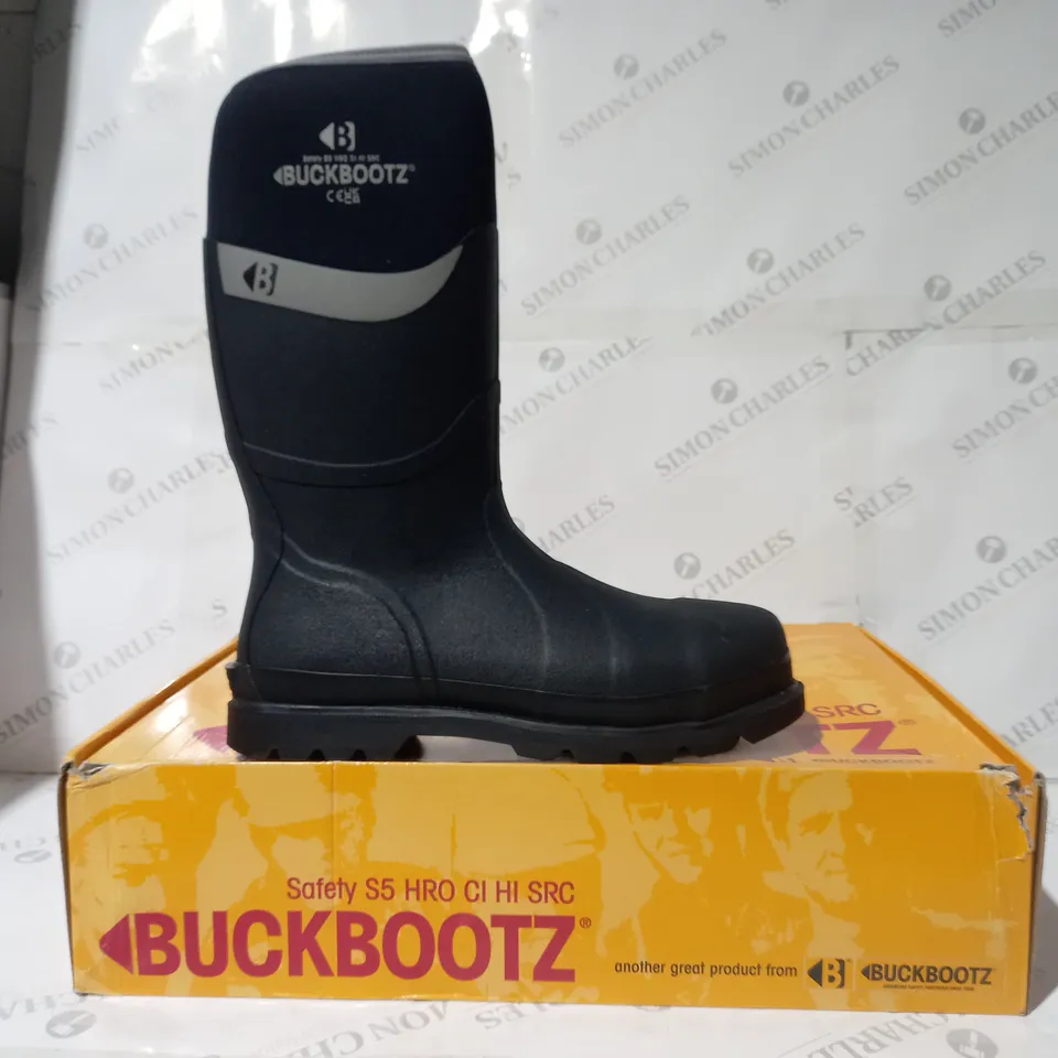 BOXED PAIR OF BUCKBOOTZ KNEE HIGH STEEL TOE SAFETY BOOTS IN BLACK UK SIZE 13