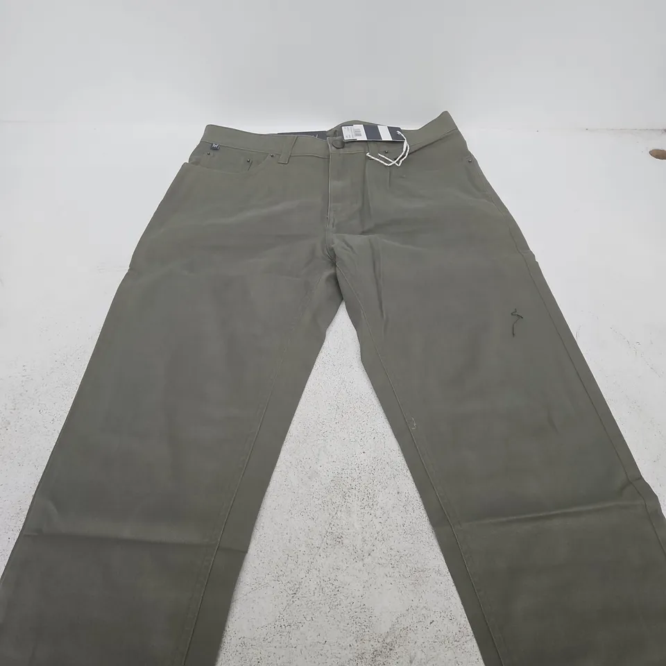 CREW CLOTHING COMPANY 5-POCKET BRUSHED TWILL TROUSERS – UK 30 SHORT OLIVE