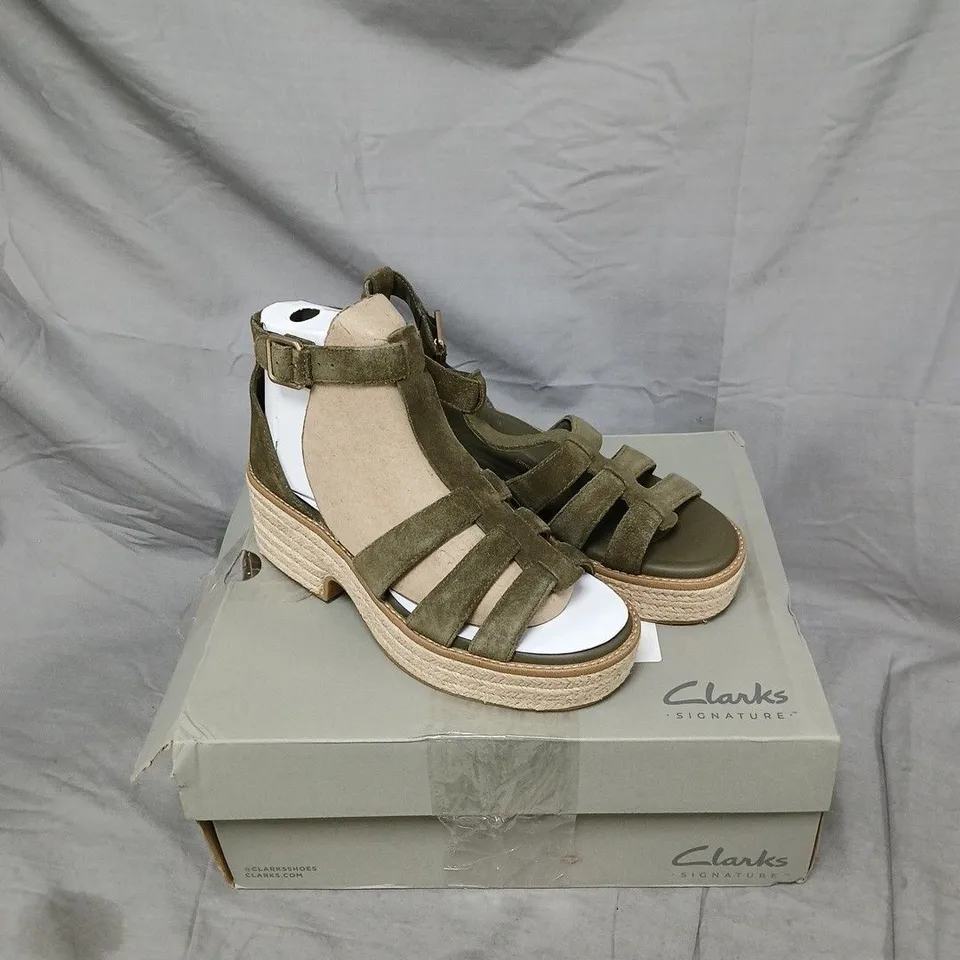 CLARKS SIGNATURE OLIVE GREEN WEDGE SANDALS – WOMEN'S UK SIZE 7