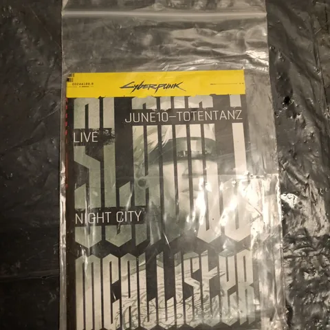BOX OF APPROXIMATELY 100 CYBERPUNK NIGHT CITY POSTCARDS