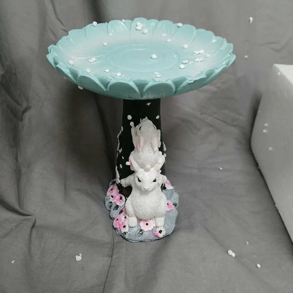 GARDEN BIRD BATH WITH RABBIT FIGURE ON ROCK BASE, TURQUOISE BOWL