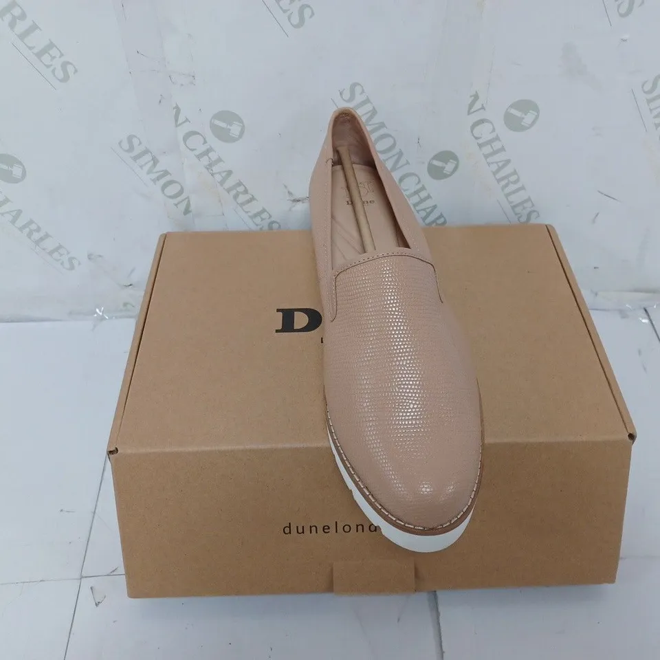 BOXED PAIR DUNE LONDON GILLIARD FLATFORM SLIPPER CUT LOAFER IN BLUSH REPTILE SIZE 7