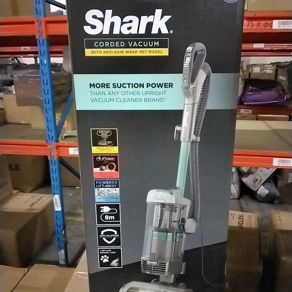 BOXED SHARK UPRIGHT VACUUM CLEANER 