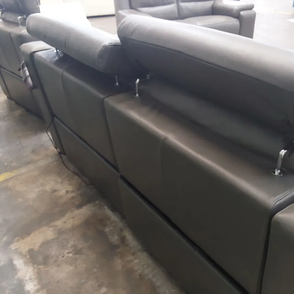 QUALITY ITALIAN DESIGNER POWER RECLINING LOUNGE SUITE WITH ADJUSTABLE HEADRESTS COMPRISING, THREE SEATER SOFA & EASY CHAIR IN GREY LEATHER 