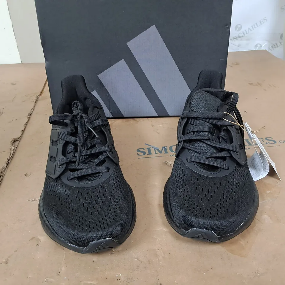 BOXED PAIR OF ADIDAS PUREBOOST 23 BLACK RUNNING TRAINERS UK 5 1/2