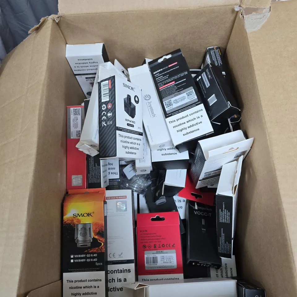 BOX OF APPROXIMATELY 40 ASSORTED E-CIGARETTES AND ACCOMPANIMENTS TO INCLUDE: SMOK FETCH KIT 