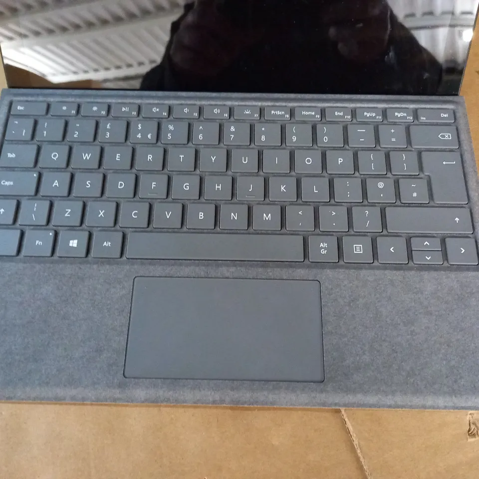 MICROSOFT SURFACE PRO I5-1035G4 8GB RAM 256 SSD -  MODEL 1866
