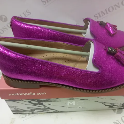 BOXED ENLIE FUSCHAI METALLIC LEATHER LOAFER - SIZE 6