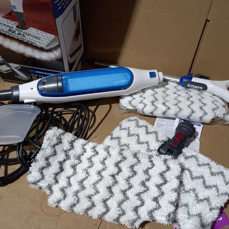 SHARK KLIK AND FLIP STEAM MOP