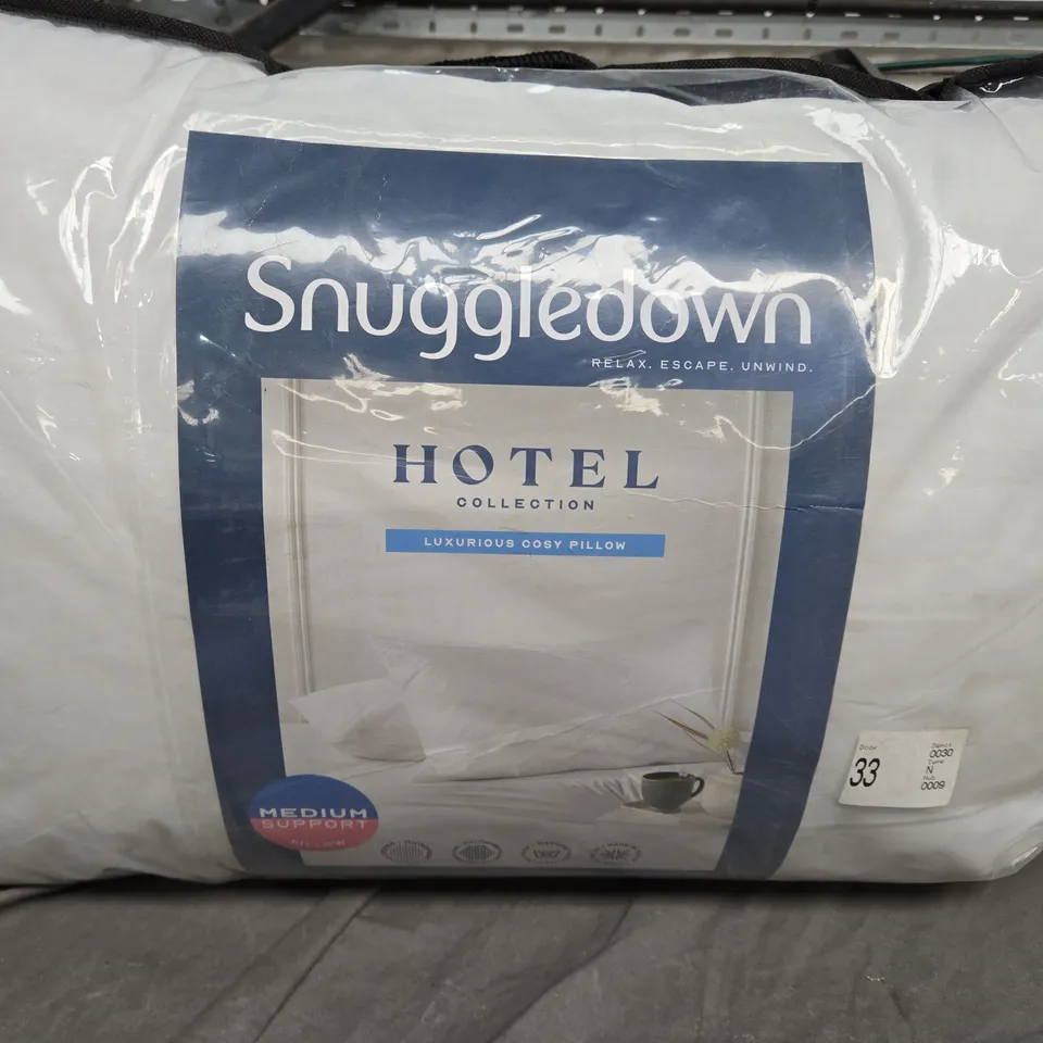 SNUGGLEGOWN HOTEL COLLECTION LUXURIOUS COSY PILLOW 