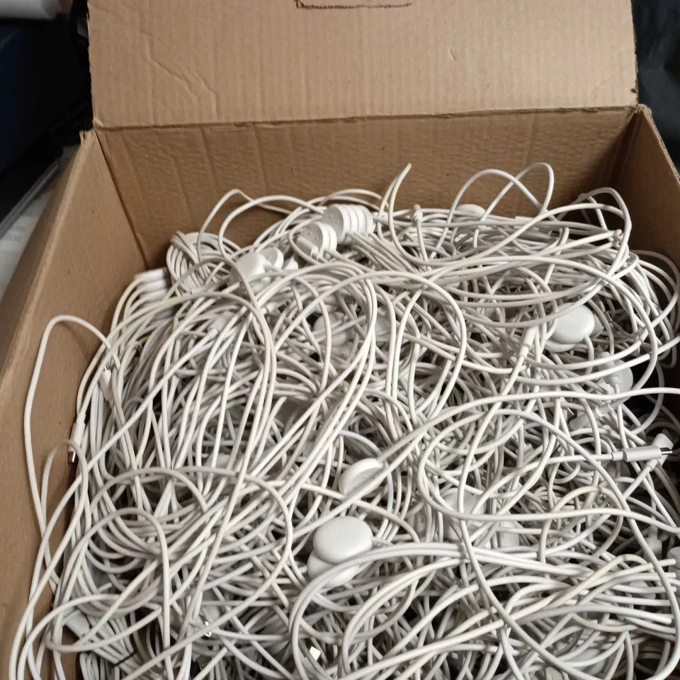 BOX OF APPROXIMATELY 350 APPLE WATCH MAGNETIC CHARGING CABLES 