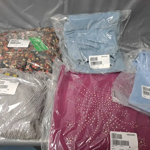 BOX OF APPROXIMATELY 15 ASSORTED CLOTHING ITEMS TO INCLUDE - TROUSERS , TOP , DRESS ETC