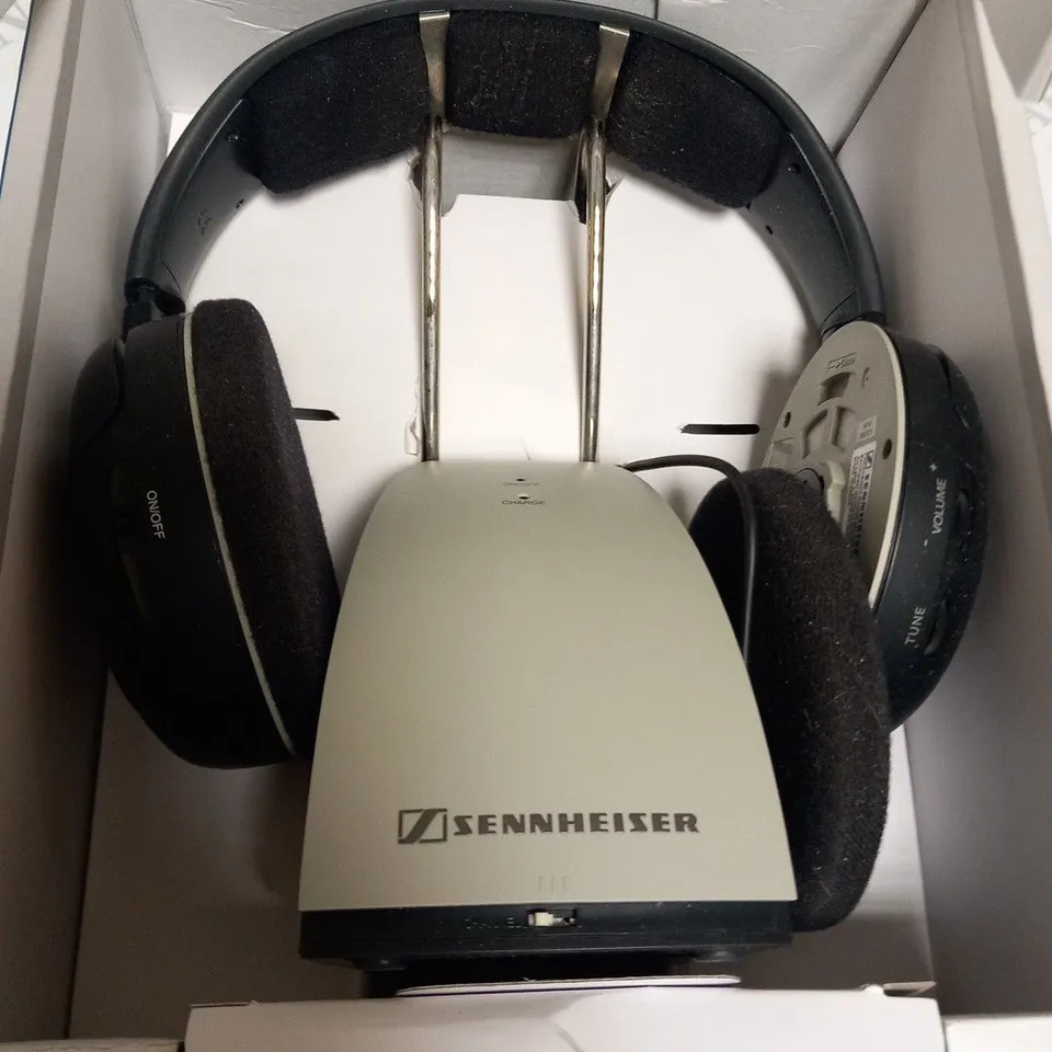 BOXED SENNHEISER RS 120 II TV WIRELESS HEADPHONES