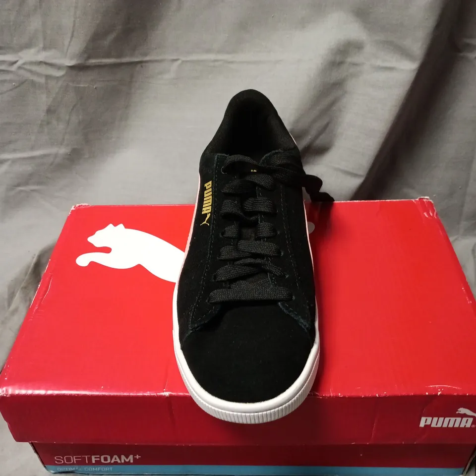 PUMA SOFTFOAM+ SNEAKERS – BLACK WITH PINK STRIPE UK 5