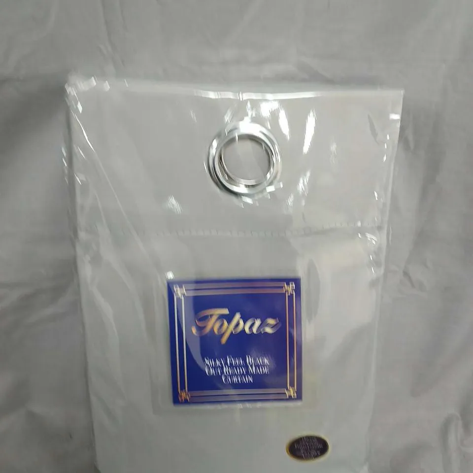 BOX OF APPROX 10 TOPAS LUXE BLACKOUT READY MADE CURTAIN PANEL – SILKY FEEL, EYELET HEADER, FULLY LINED