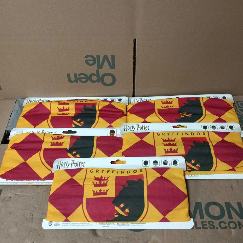 5 X HARRY POTTER WIZARDING WORLD MULTI PURPOSE FACE COVERING "GRYFFINDOR"