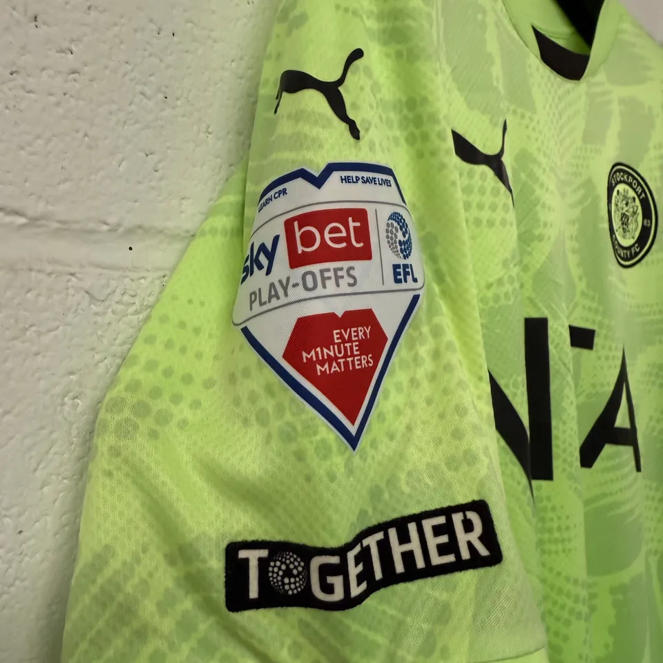#32 - Andrew Wogan - Play-Off Goalkeeper Shirt 24/25 - Size L