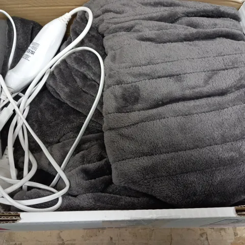 COZEE HOME VELVETSOFT HEATED THROW IN CHARCOAL