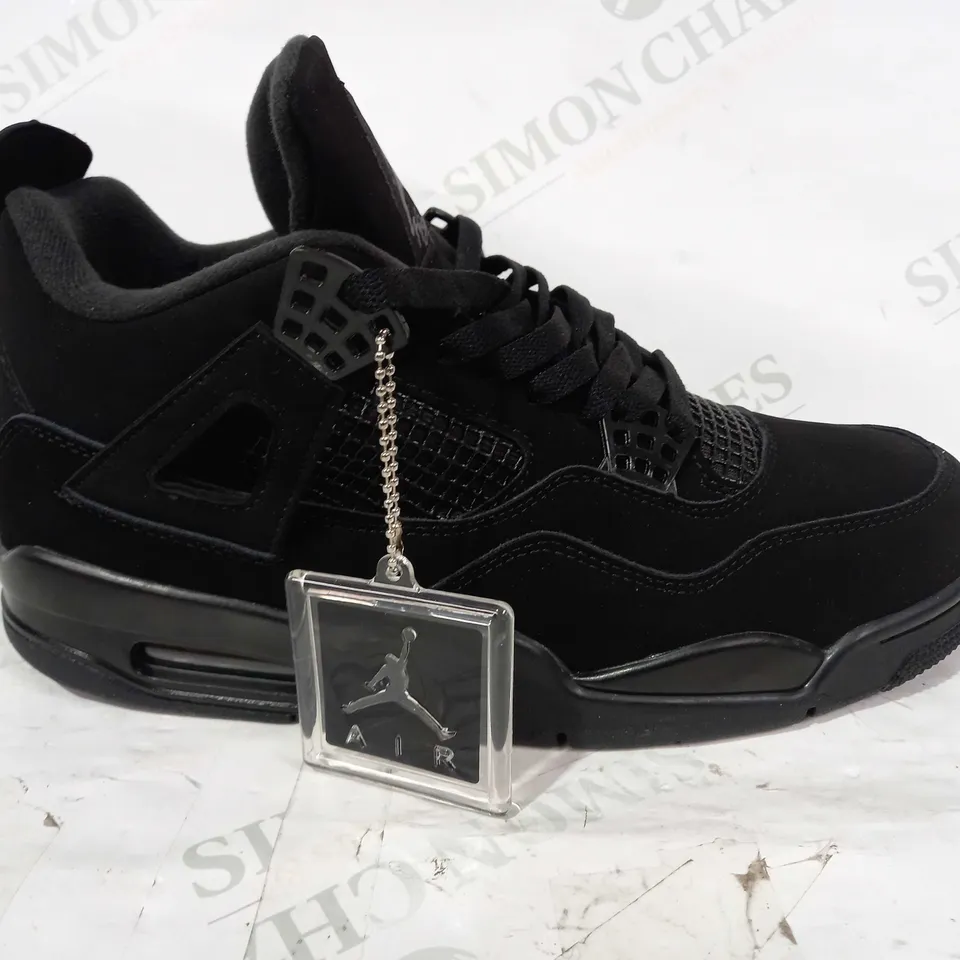 BOXED PAIR OF AIR JORDAN SHOES IN BLACK UK SIZE 9