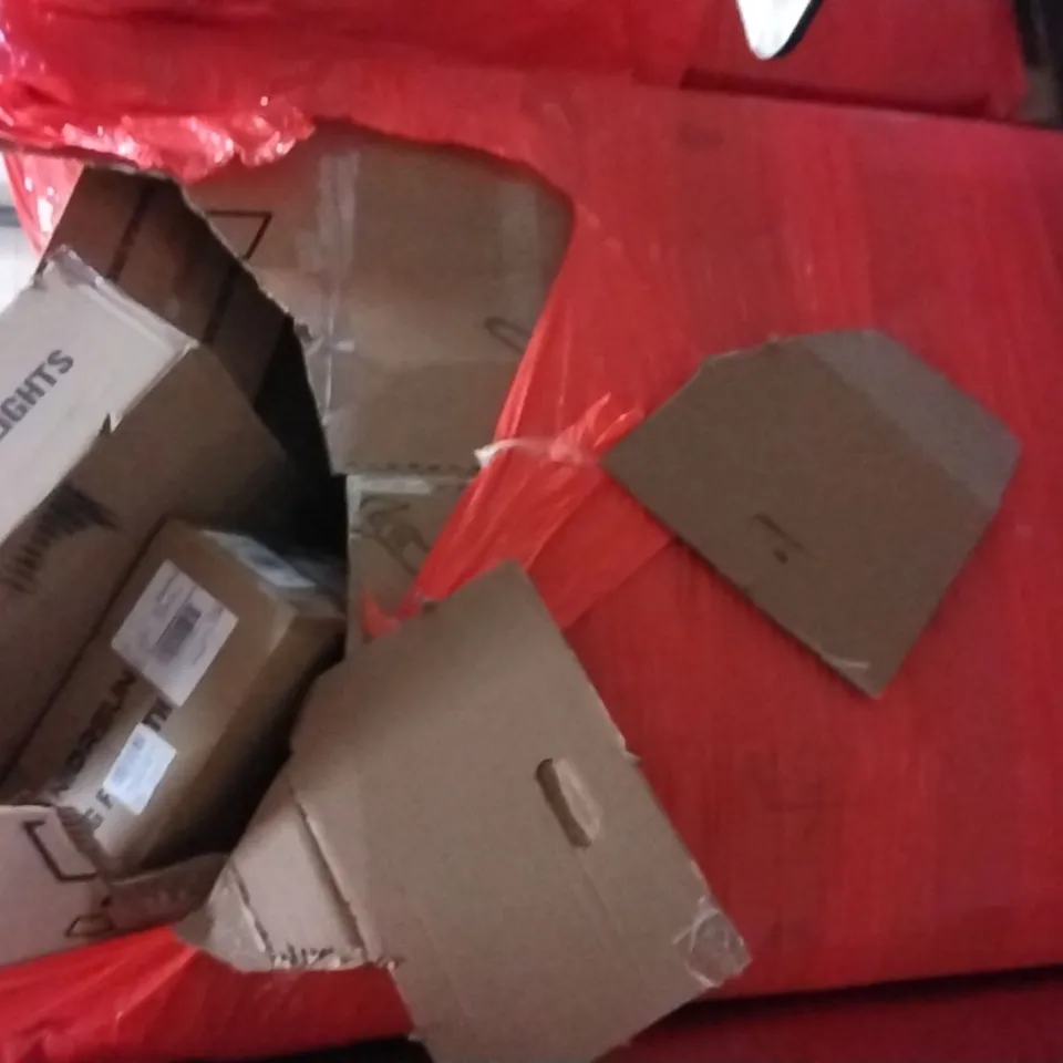 PALLET OF ASSORTED HOUSEHOLD GOODS AND PRODUCTS TO INCLUDE;CEILING LIGHT,ROLLER BLINDS,COMPUTER CASE