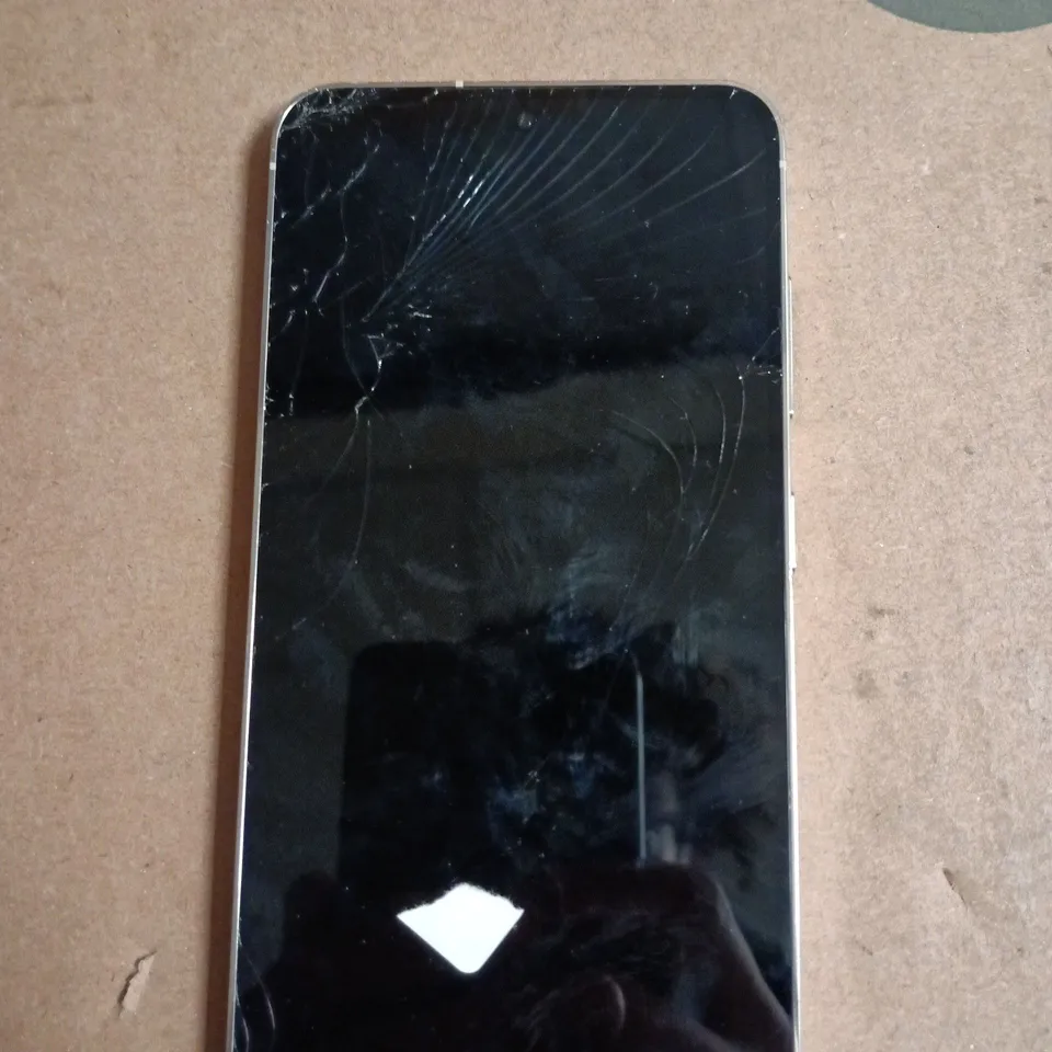 SAMSUNG GALAXY S23 SMARTPHONE – WHITE (CRACKED SCREEN)
