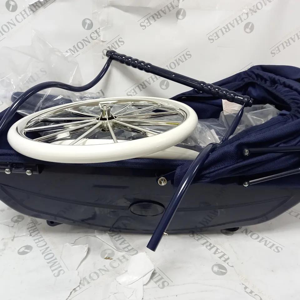 BELLA ROSA PREMIUM NAVY CARRIAGE DOLL PRAM  RRP £129.99