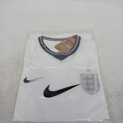 NIKE ENGLAND FOOTBALL SHIRT – SIZE L