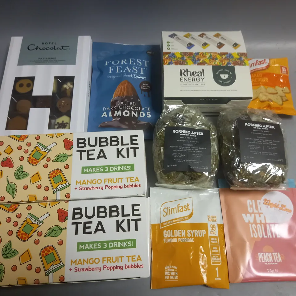 LOT OF 10 ASSORTED FOOD ITEMS TO INCLUDE BUBBLE TEA KITS, SUPERFOOD BARS AND GREEN TEA