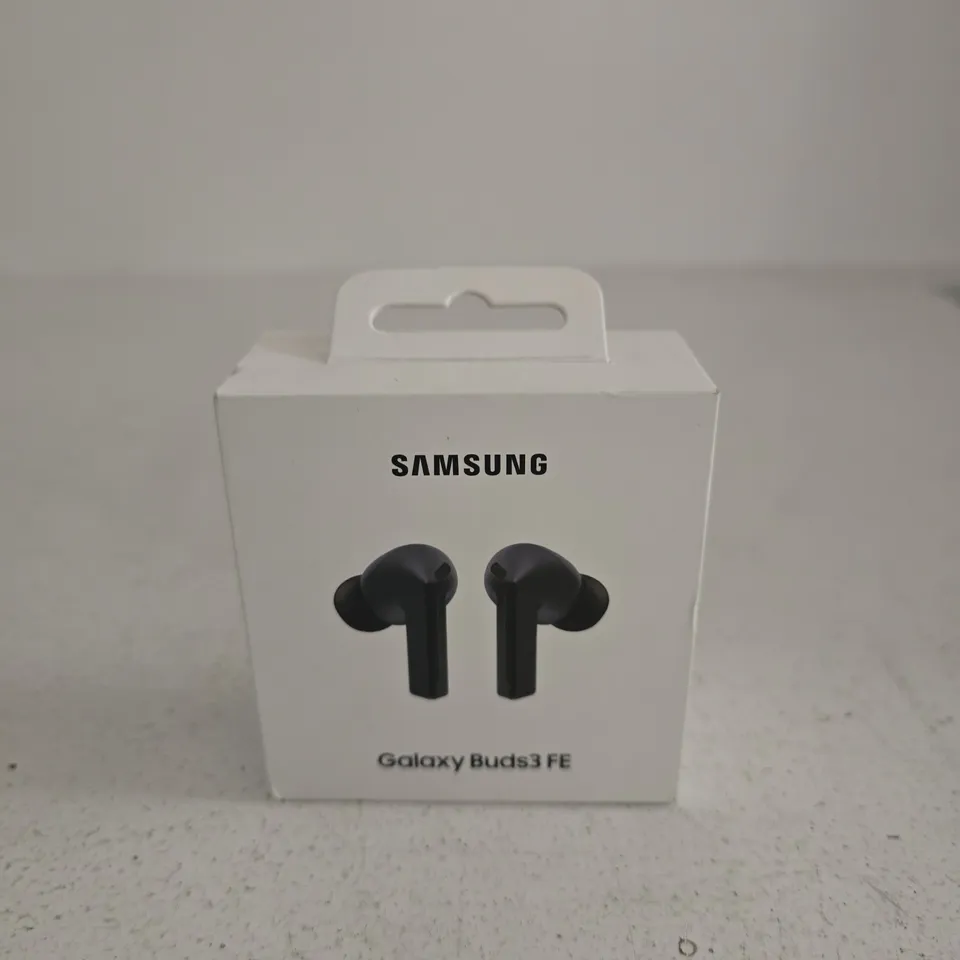 SAMSUNG GALAXY BUDS3 FE BOXED