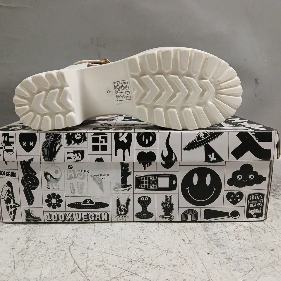 BOXED PAIR OF KOI OPEN TOE PLATFORM BLOCK HEEL SANDALS IN WHITE SIZE UK 6