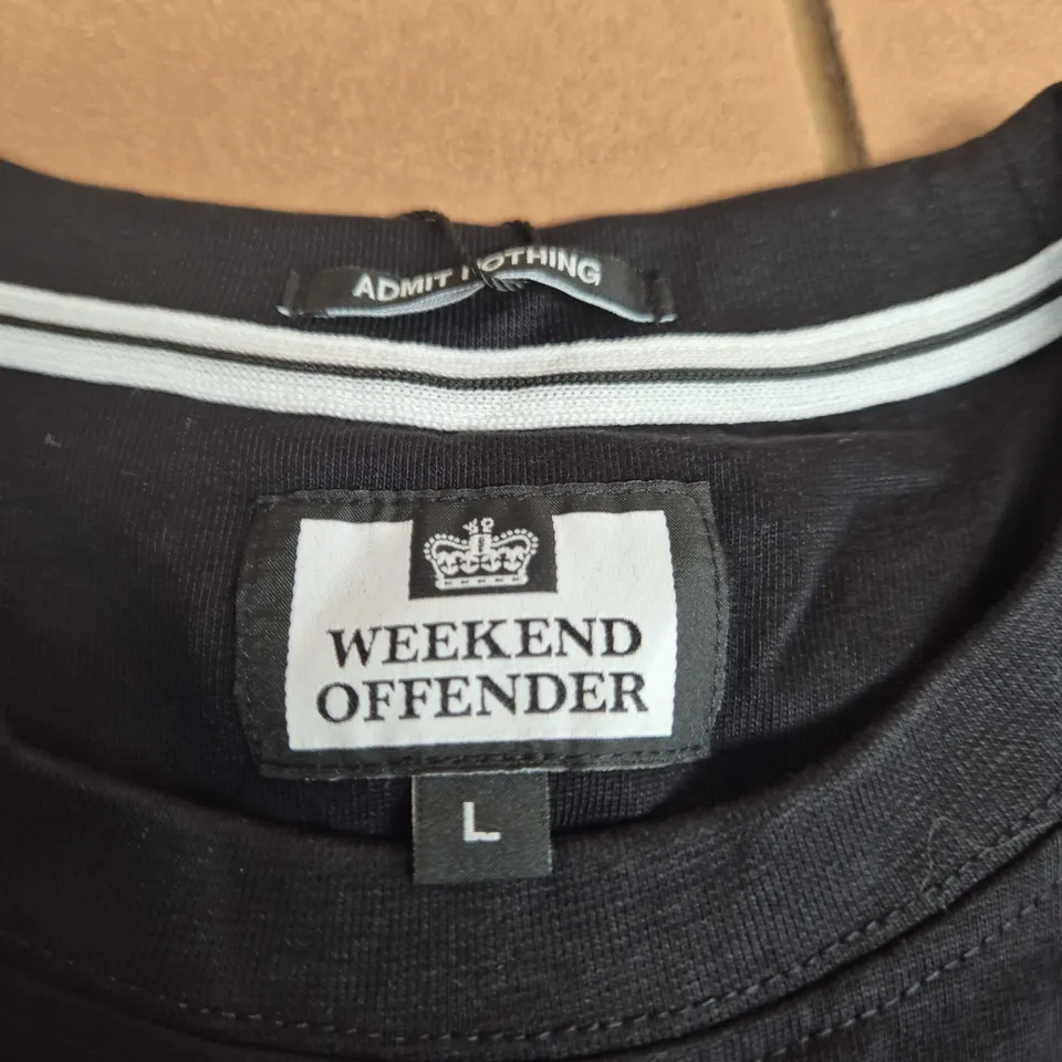 WEEKEND OFFENDER BLACK T-SHIRT – UK SIZE L