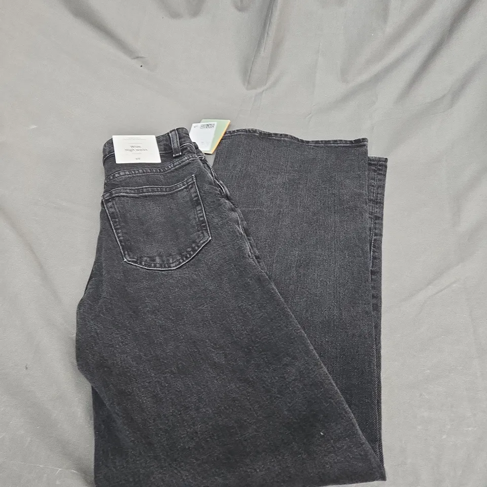 H&M WIDE HIGH WAISTED JEANS SIZE 4