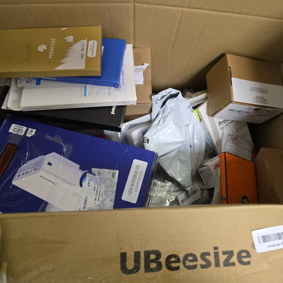 BOX OF APPROXIMATELY 20 ASSORTED BROKEN ITEMS TO INCLUDE - POWER STRIP , ONE FOR ALL CONTOUR REMOTE , PRO CONTROLLER ETC