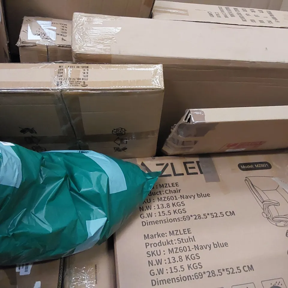 PALLET OF ASSORTED ITEMS INCLUDING: AIR FRYER, SOUS VIDE COOKER, OFFICE CHAIRS, LARGE RUG, CAKE BOXES