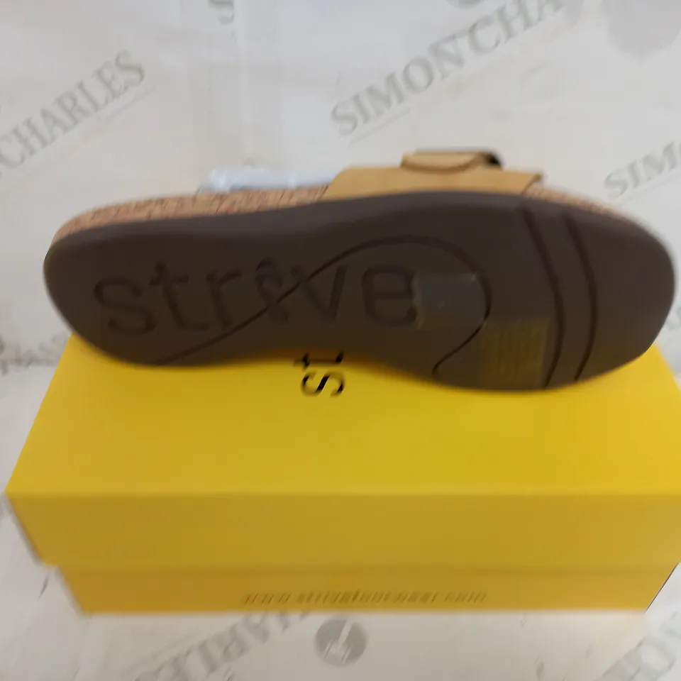 BOXED STRIVE PAROS IN SUNFLOWER SIZE 6 