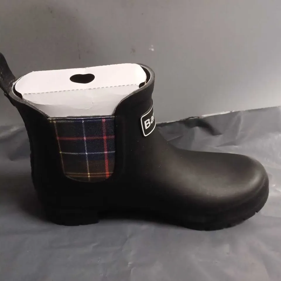 BOXED PAIR OF BARBOUR KINGHAM RUBBER/JELLY ANKLE BOOTS - UK 4