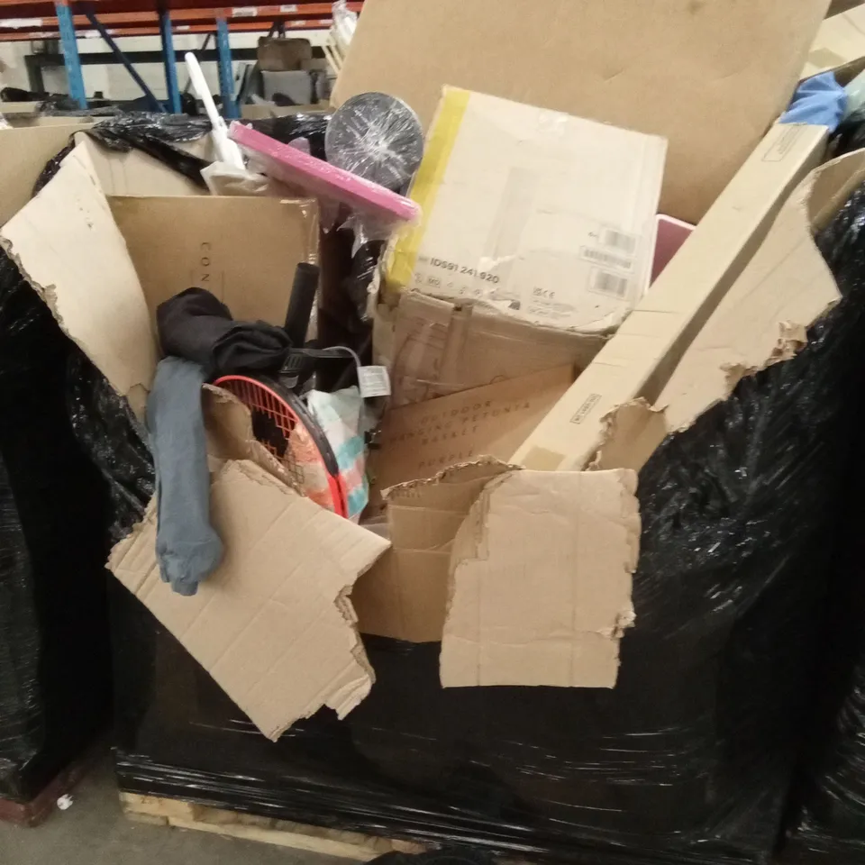 PALLET OF ASSORTED PRODUCTS AND ITEMS TO INCLUDE;TENNIS RACKET, UMBRELLA, STORAGE,LED LIGHT,HANGING PETUNIA,SHELF