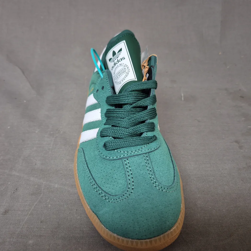 PAIR OF ADIDAS SAMBA SHOES IN GREEN/WHITE UK SIZE 6.5