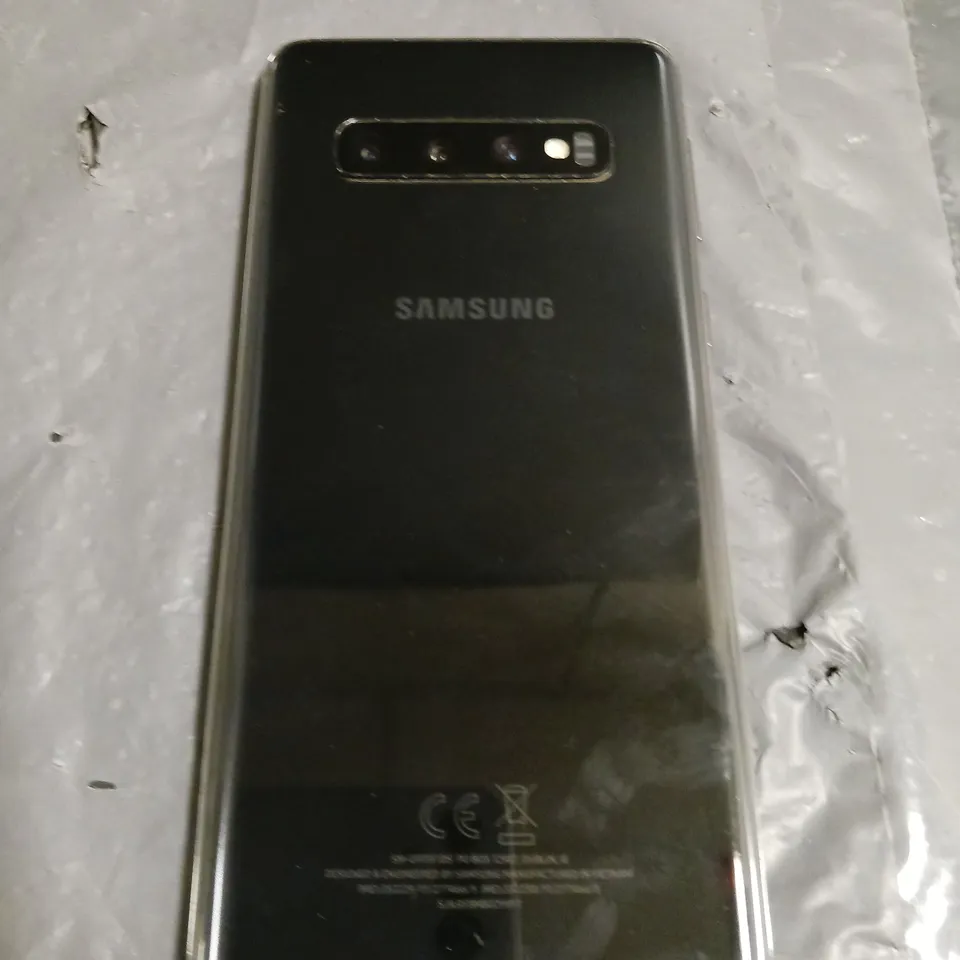 SAMSUNG GALAXY S10 SMARTPHONE