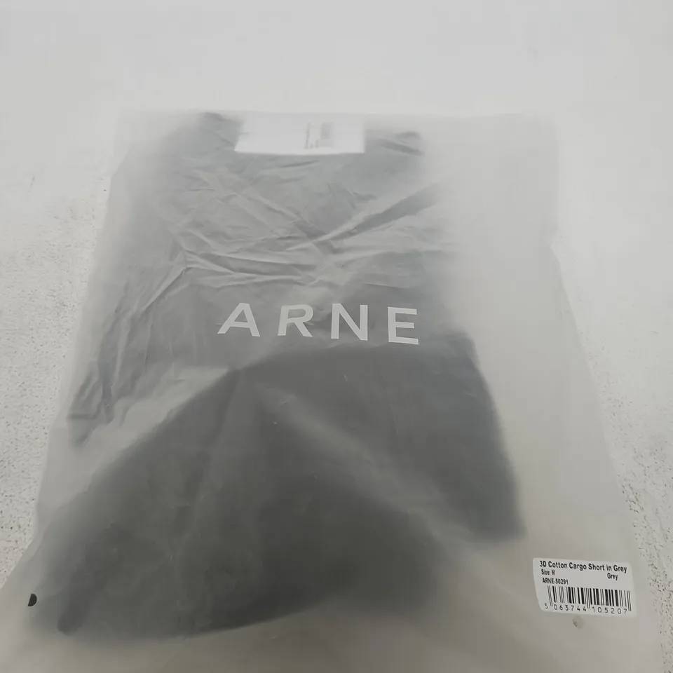 ARNE 3D COTTON CARGO SHORT IN GREY – UK M