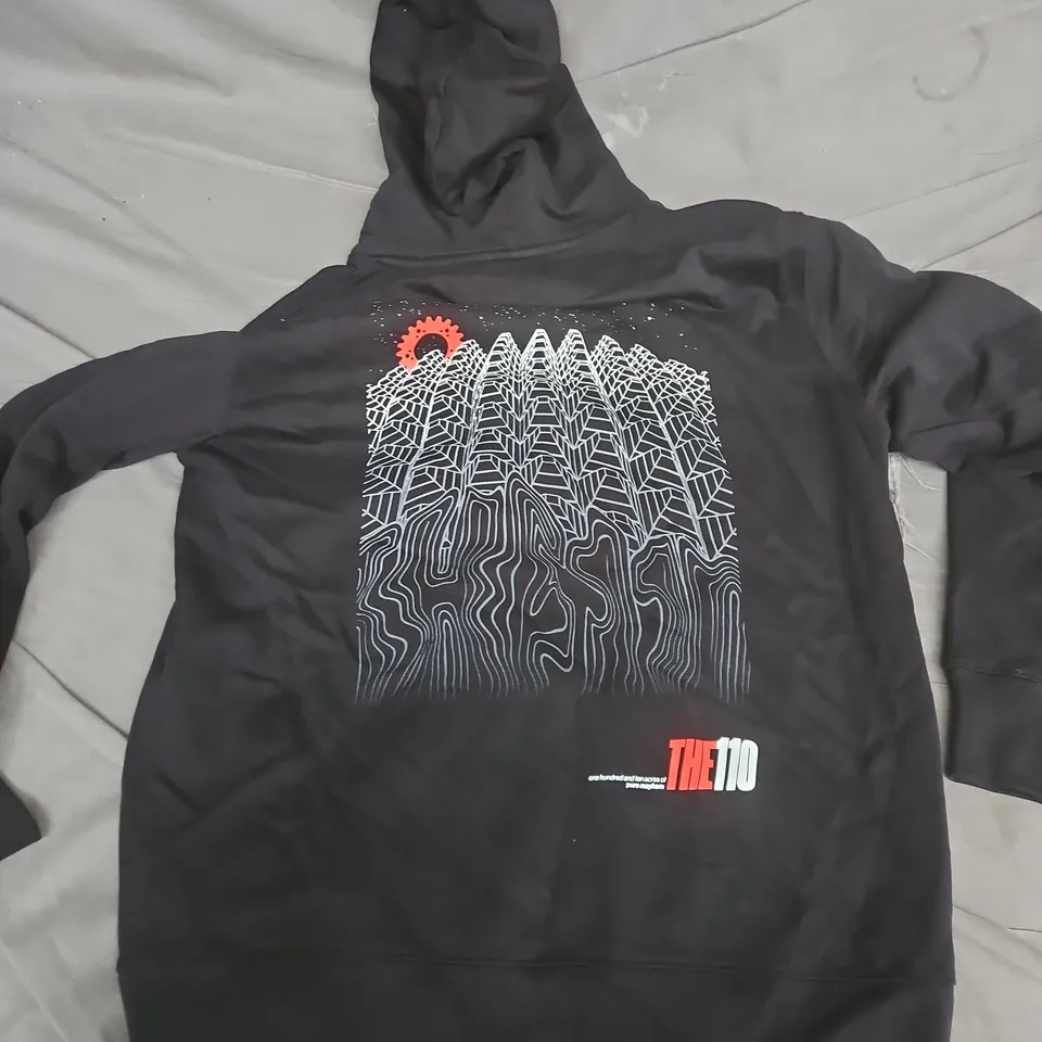 THE110 GRAPHIC HOODIE IN BLACK - LARGE
