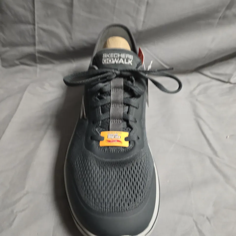 UNBOXED PAIR OF SKECHERS GO WALK TRAINERS - UK SIZE 11