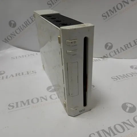NINTENDO WII CONSOLE IN WHITE