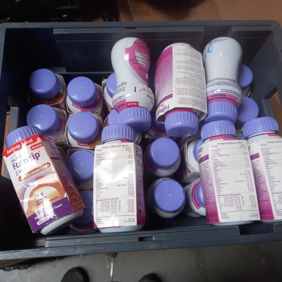 APPROXIMATELY 20 ASSORTED DRINK ITEMS TO INCLUDE FORTISIP ( CHOCOLATE AND FOREST FRUIT FLAVOUR) - COLLECTION ONLY