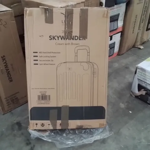 BOXED LUGG - 28INCH SKYWANDER CREAM & BROWN