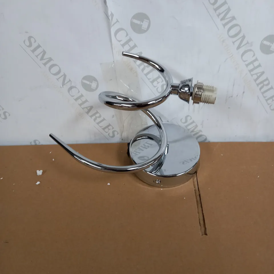 ABSTRACT WALL LIGHT