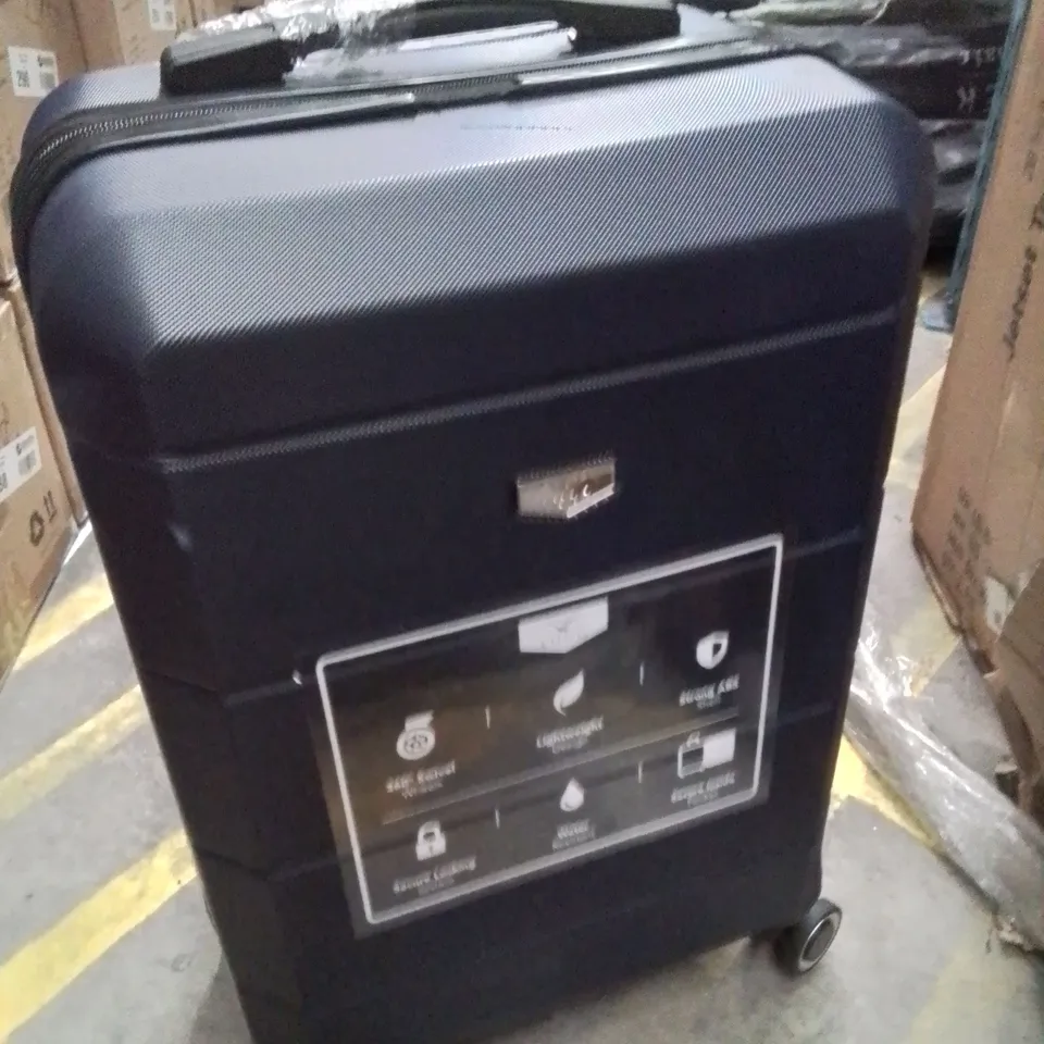 LUGG TRAVEL SUITCASE