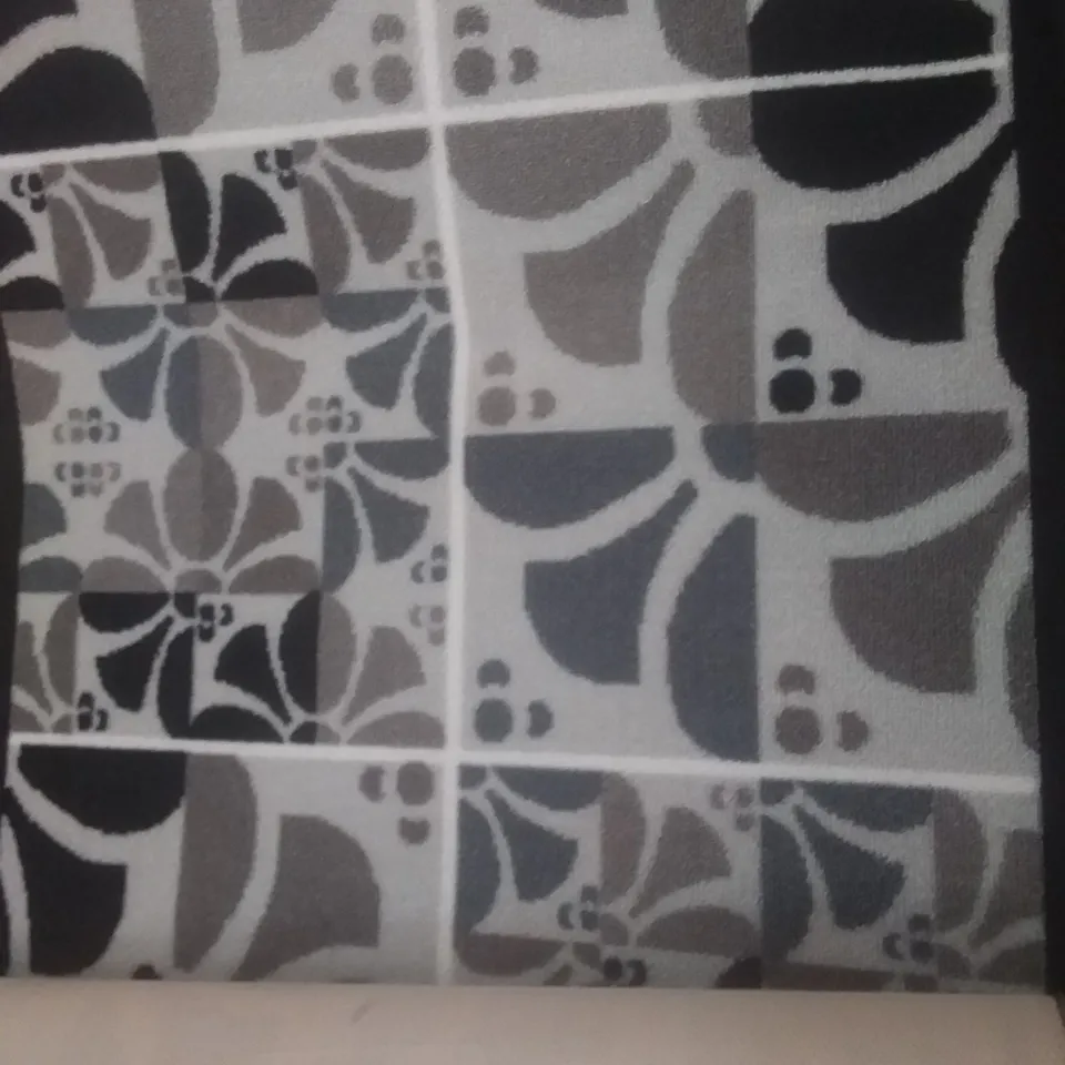 ANNETRAUDE HOOKED GREY RUG 180X65CM